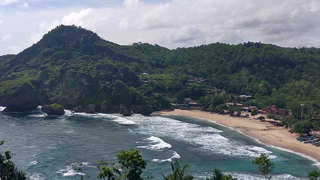 pantai-siung