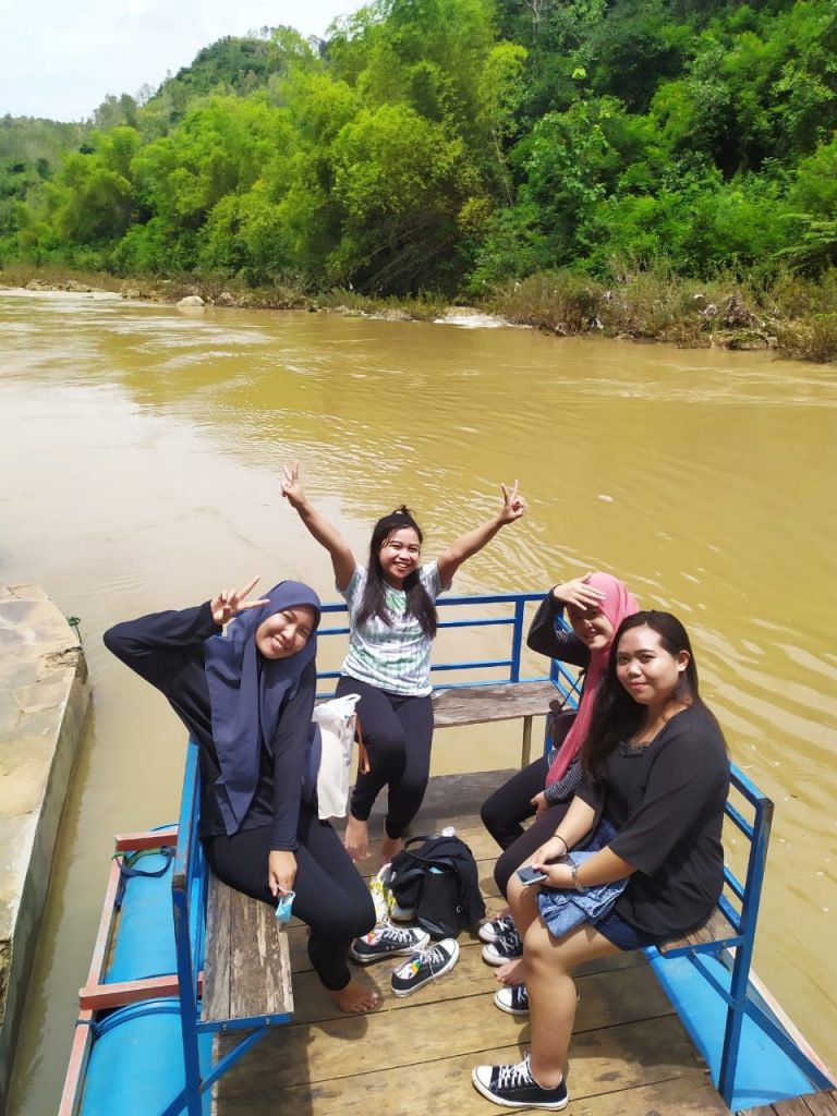 menuju lokasi air terjun