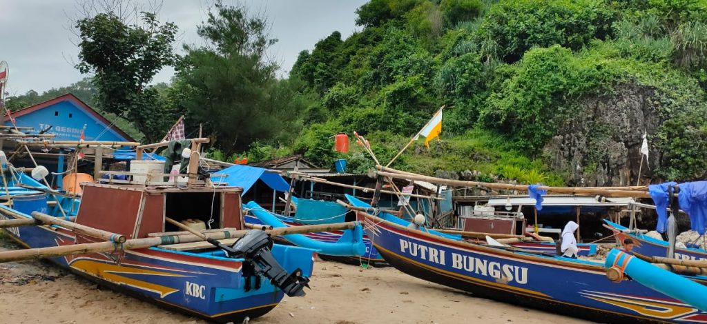 Boats at Gesing Beach