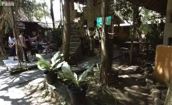 Waroeng Pohon 3